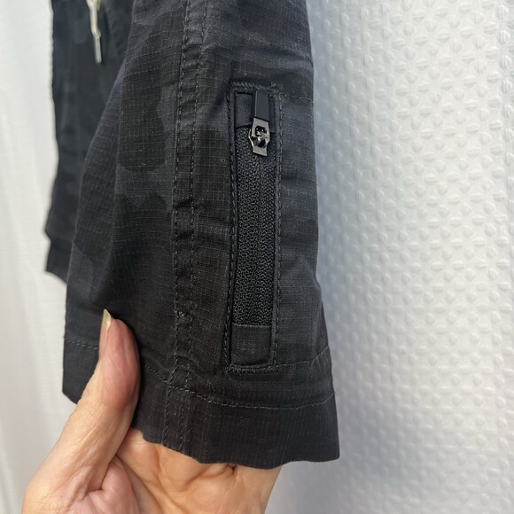 Vuori Is Women’s Ripstop Black Camo Organic Cotton Running Hiking Shorts Medium - Picture 6 of 6
